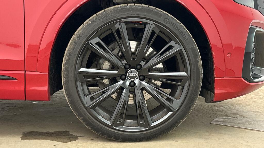 Audi Q8 Launch Edition Black #5