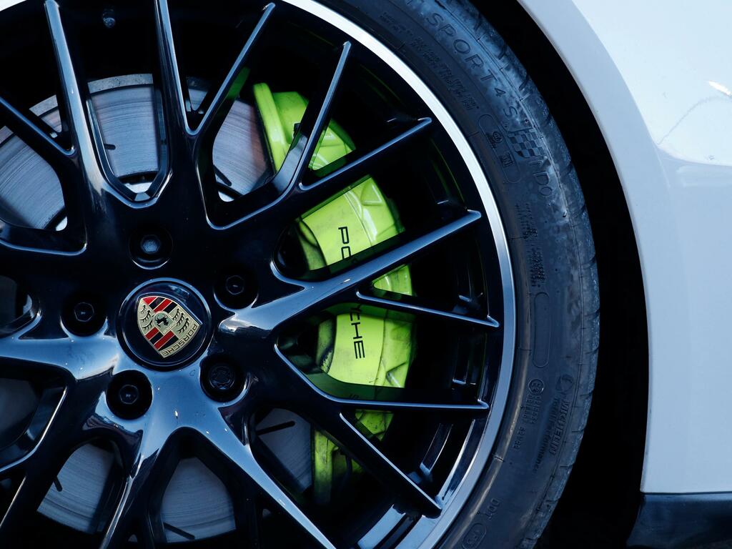 Porsche Panamera Automatic Green #8