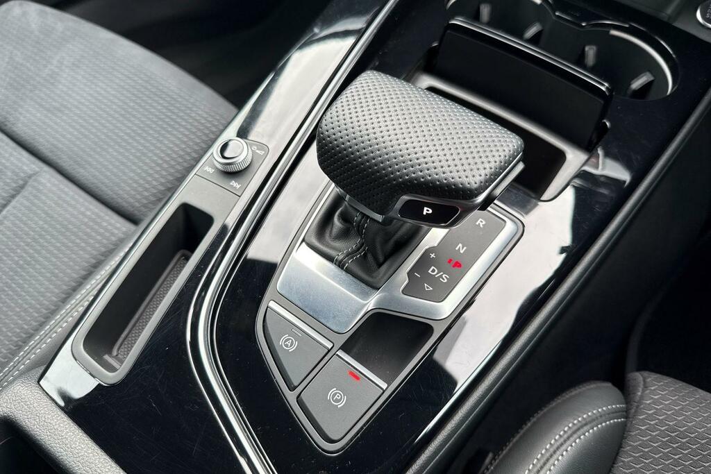 Audi A4 S Line White #30