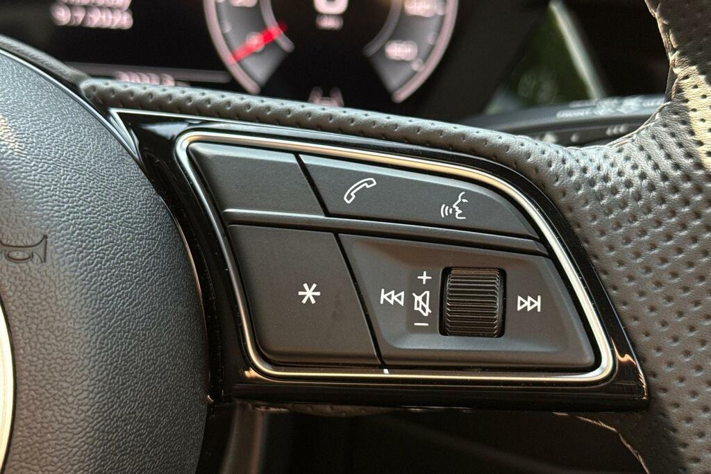 Audi A3 1.5 Tfsi Black Edition Sportback Grey #17