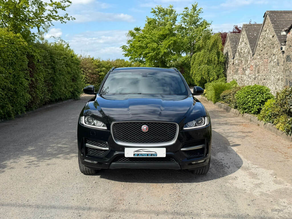 Jaguar F-Pace 2.0D 240 R-sport Awd J821EMA Black #2