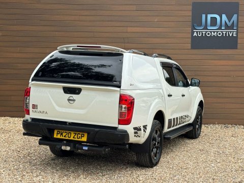 Nissan Navara 2.3 Navara N-guard White #3
