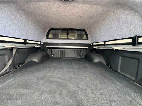 Nissan Navara 2.3 Navara N-guard White #6