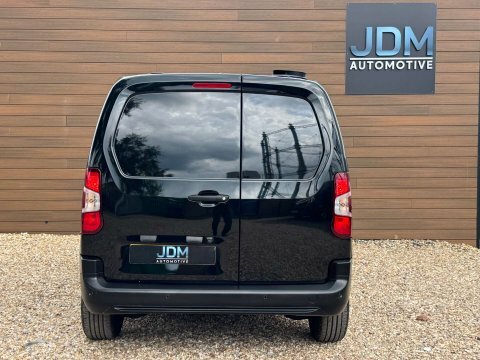 Toyota Proace City 1.5 Proace City PX23XGR Black #4