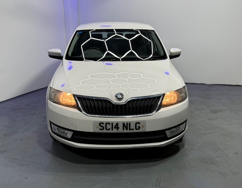 Skoda Rapid Spaceback Elegance Tsi White #2