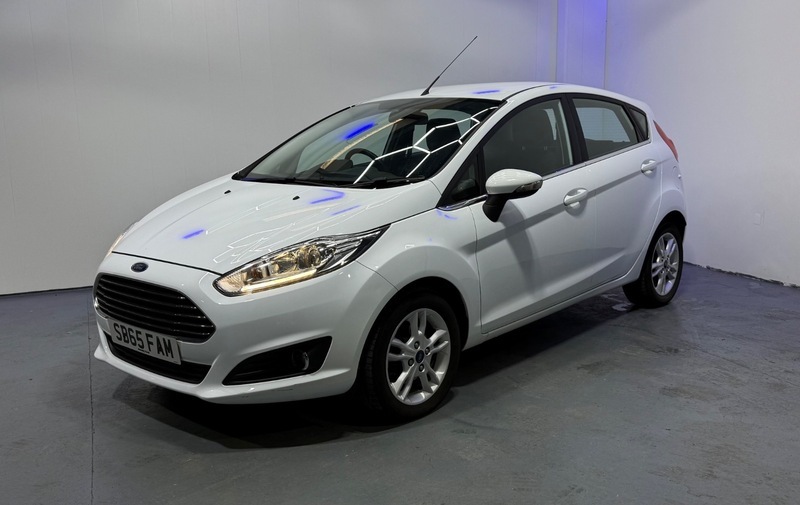 Ford Fiesta Zetec White #3