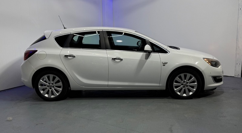 Vauxhall Astra Elite White #5