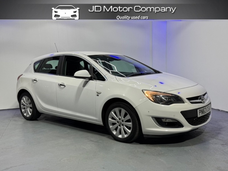 Vauxhall Astra Elite White