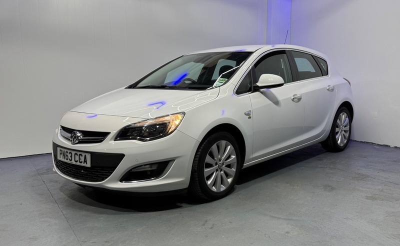 Vauxhall Astra Elite White #3