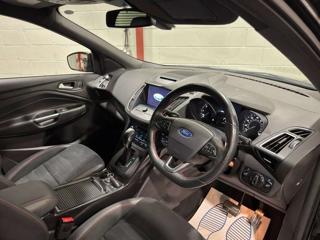 Ford Kuga Hatchback Black #12