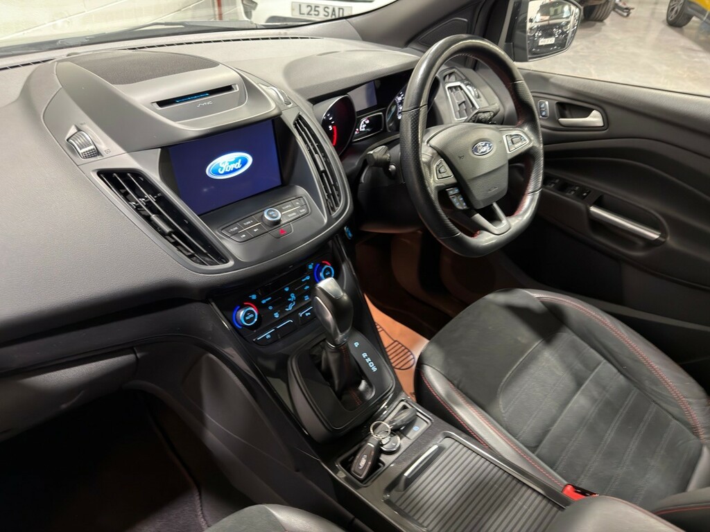 Ford Kuga Hatchback Black #16