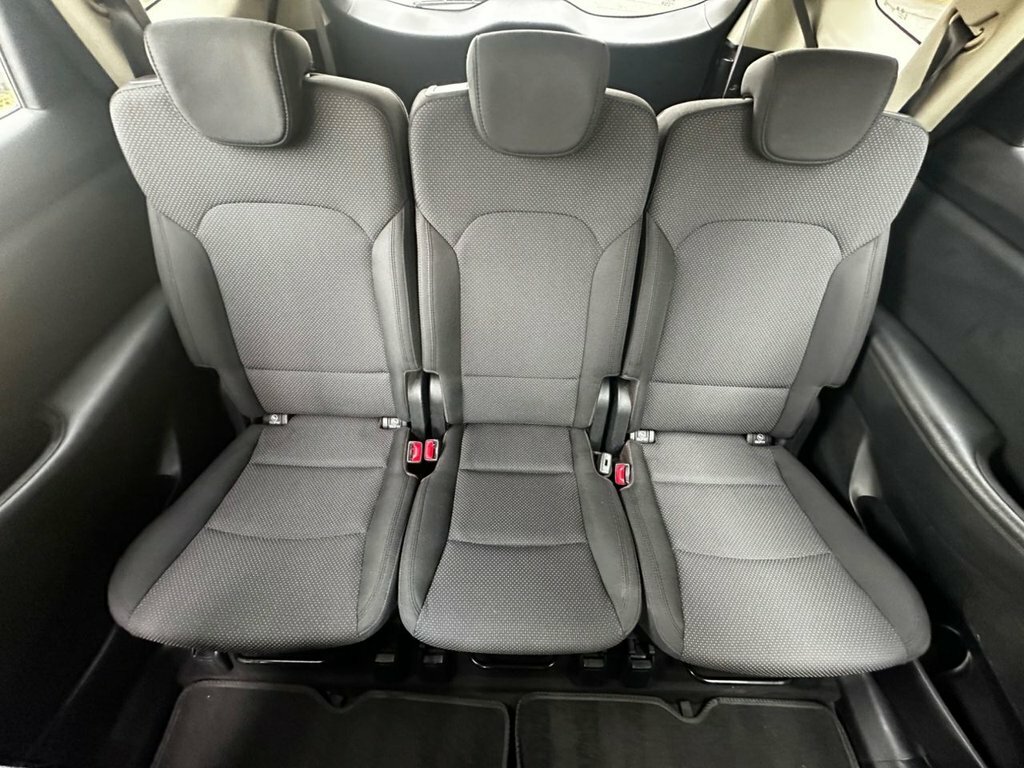 Kia Carens 2 Crdi Silver #17