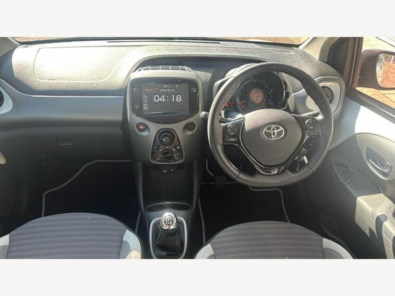 Toyota Aygo X X-play M White #6