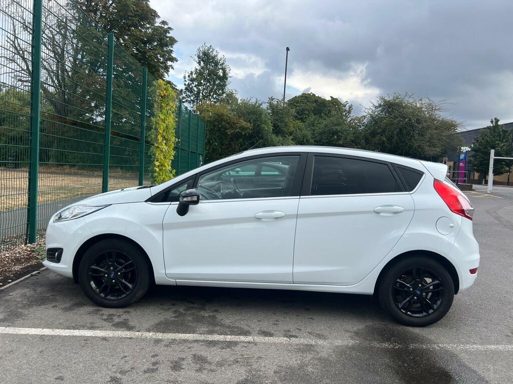 Ford Fiesta Fiesta Zetec White Edition Autumn LV66FYJ White #5
