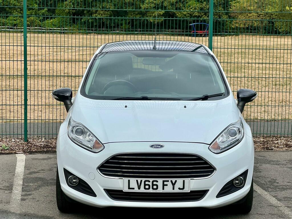 Ford Fiesta Fiesta Zetec White Edition Autumn LV66FYJ White #2