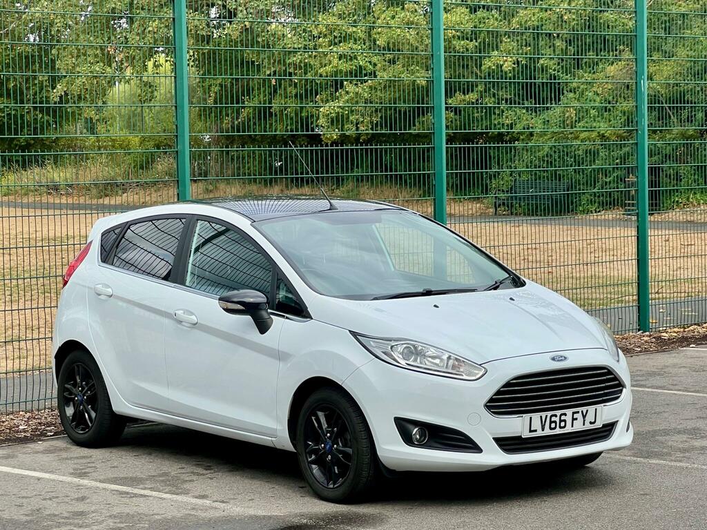 Ford Fiesta Fiesta Zetec White Edition Autumn White