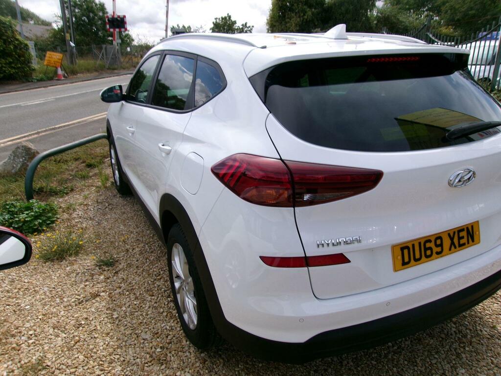 Hyundai Tucson 1.6 Gdi Se Nav Euro 6 Ss White #4
