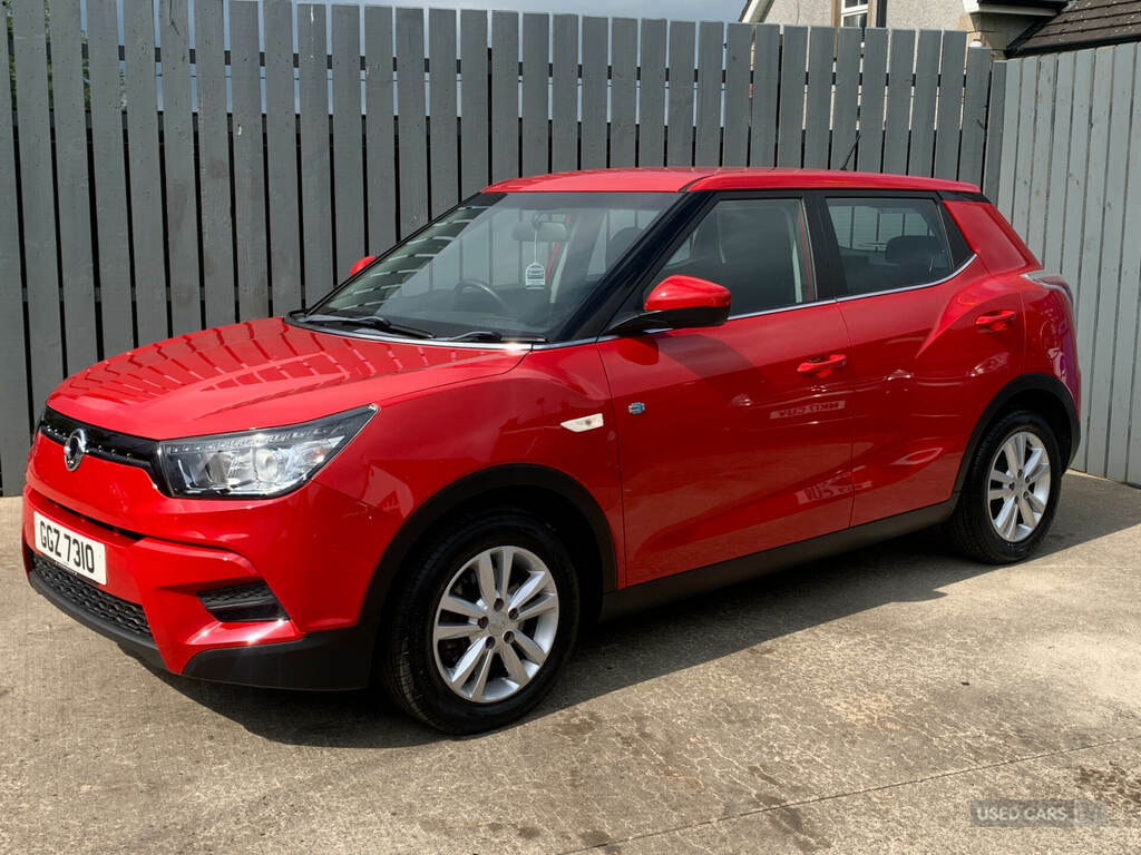 SsangYong Tivoli 1.6 D Se Red #3
