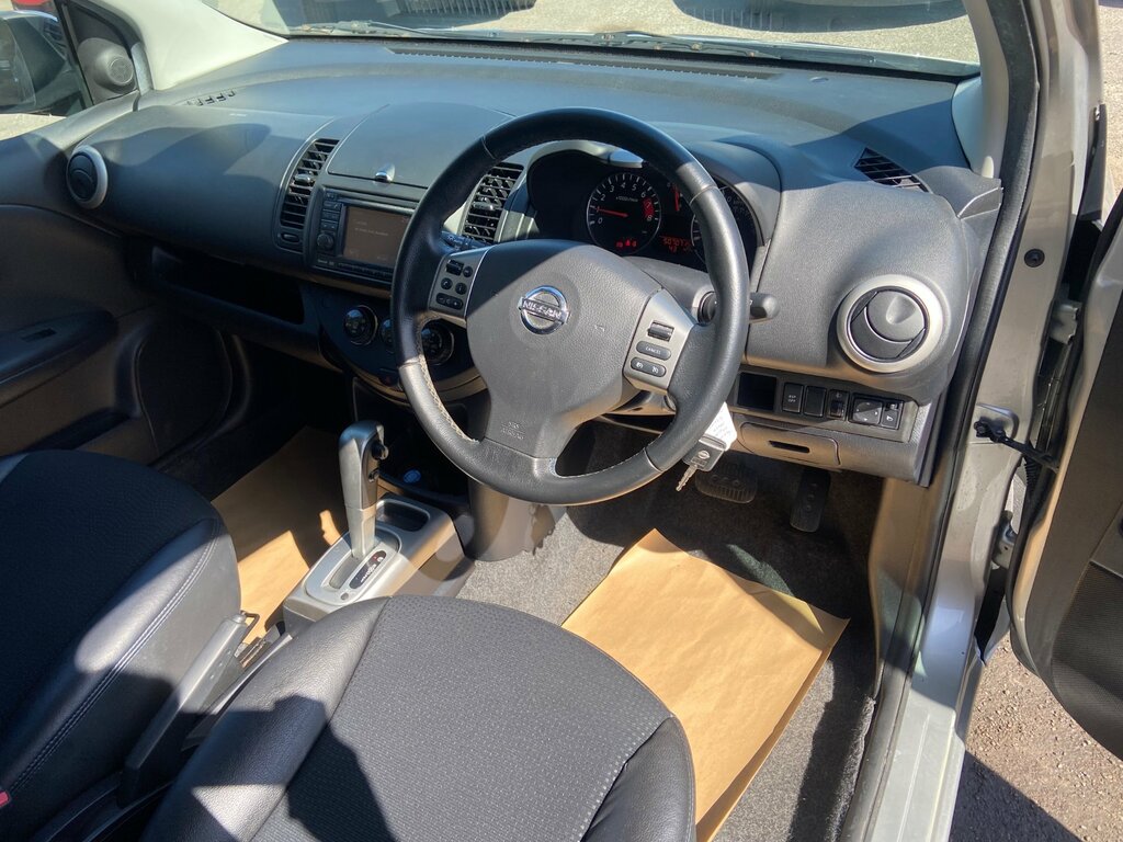 Nissan Note Note N-tec Silver #33