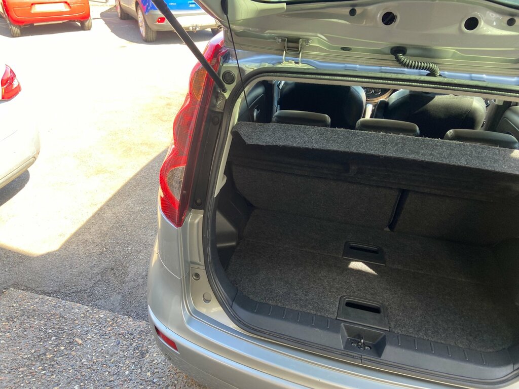 Nissan Note Note N-tec Silver #23