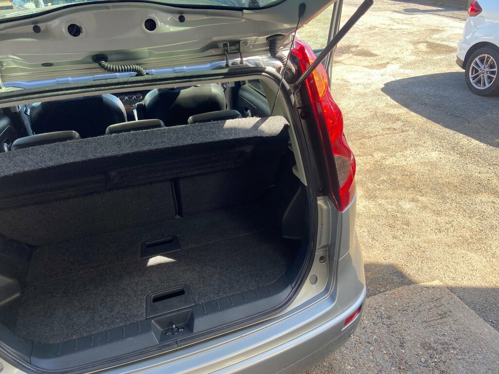 Nissan Note Note N-tec Silver #25