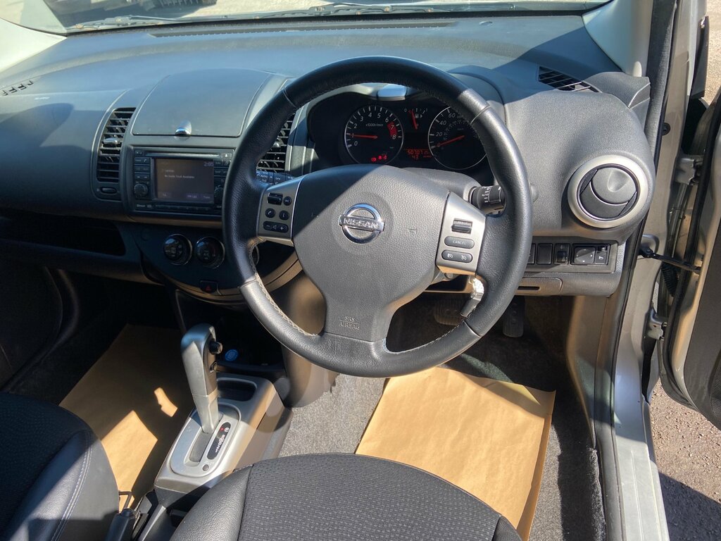 Nissan Note Note N-tec Silver #30