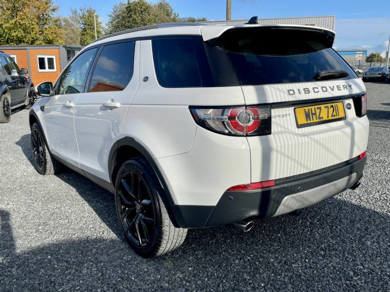 Land Rover Discovery Sport Se Tech Td4 White #3