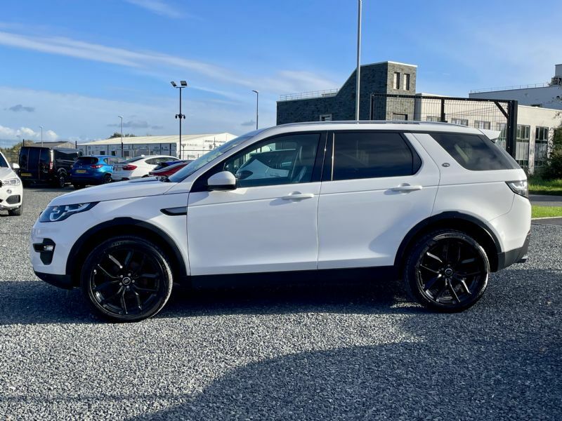 Land Rover Discovery Sport Se Tech Td4 White #2
