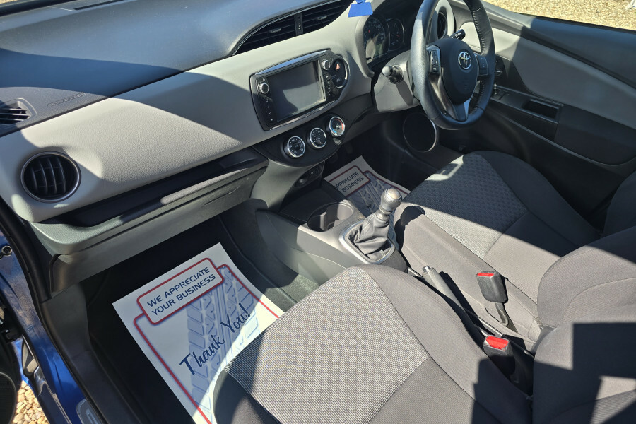 Toyota Yaris Hatchback Blue #5