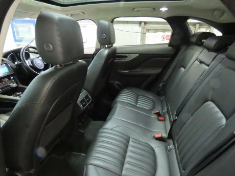 Jaguar F-Pace 2.0D Portfolio Awd Black #9