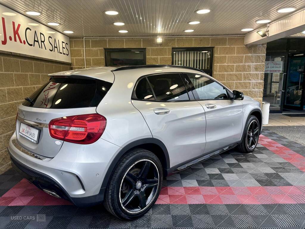 Mercedes-Benz GLA Class Gla 250 4Matic Amg Line Premium Plus Silver #2