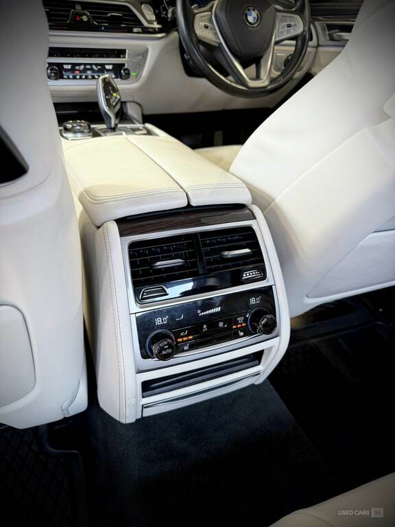 BMW 7 Series Automatic White #34