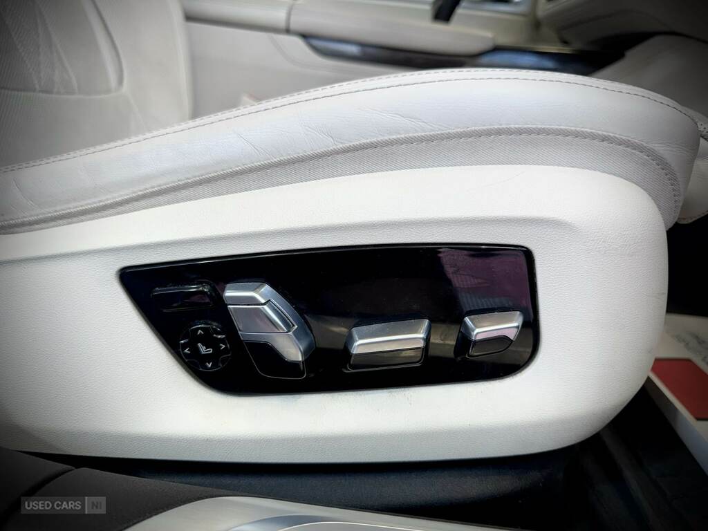 BMW 7 Series Automatic White #30
