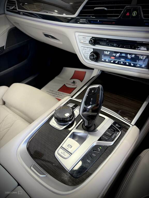 BMW 7 Series Automatic White #26