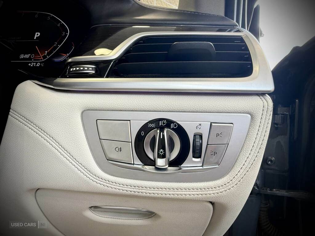 BMW 7 Series Automatic White #15