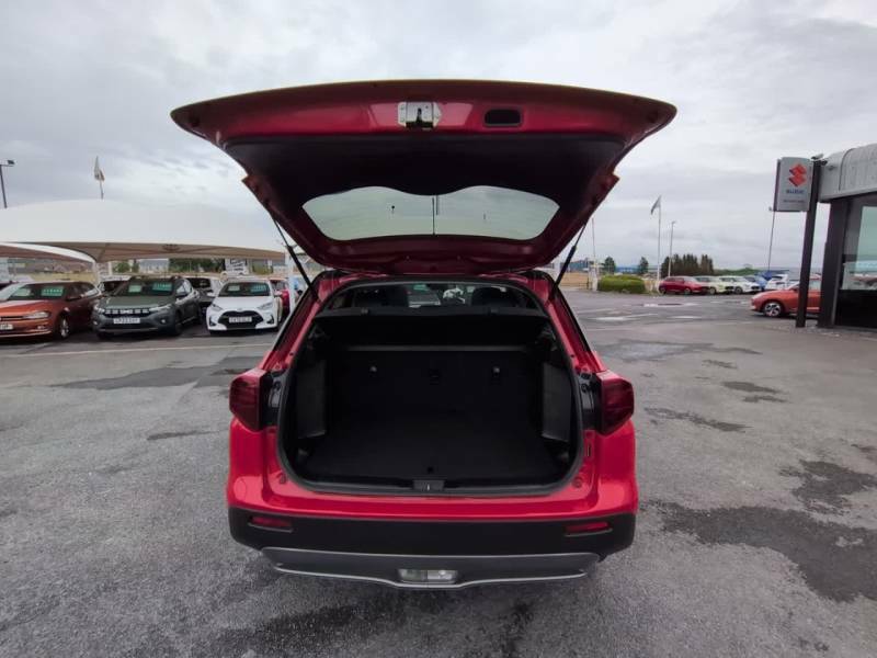 Suzuki Vitara Hatchback Red #9