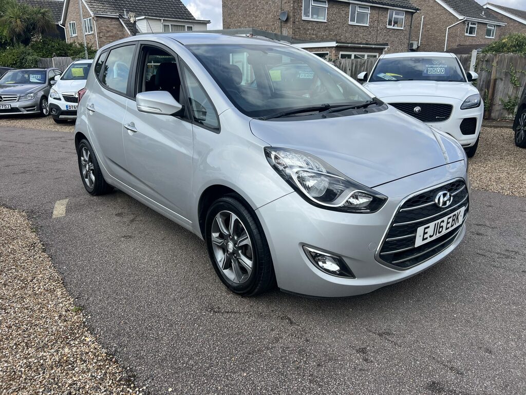 Hyundai I20 1.4 cc Silver