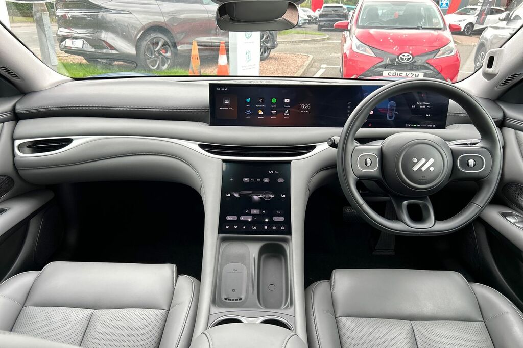 MG IM5 75Kwh Standard Range Saloon ST26LVH Blue #5
