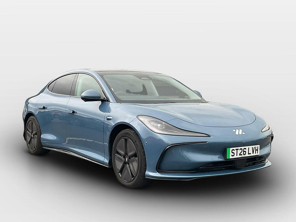 MG IM5 75Kwh Standard Range Saloon Blue