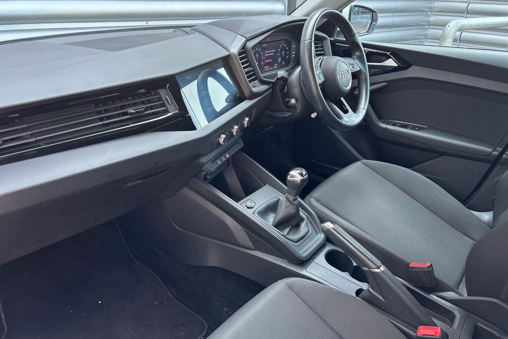 Audi A1 Technik 30 Tfsi 116 Ps 6-Speed ST70NBM White #2