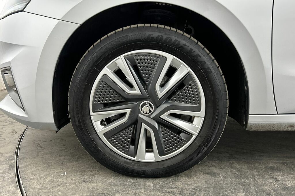 Skoda Fabia 1.0 Tsi 110 Se L Dsg SW23WCY Silver #5