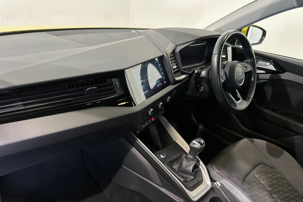 Audi A1 Sport 30 Tfsi 110 Ps 6-Speed SM71GWD Yellow #2