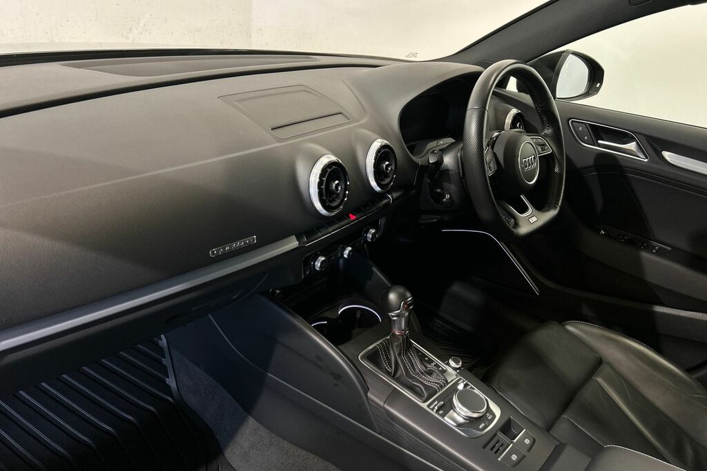 Audi A3 Black Edition Tfsi 300 Ps S Tronic SW20NVM Black #2