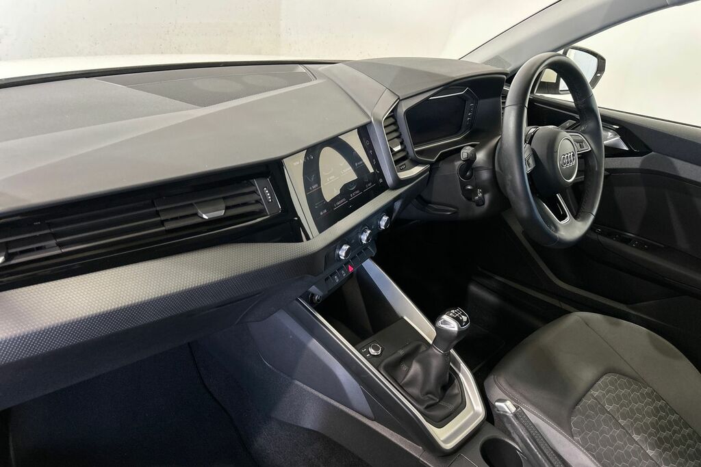 Audi A1 Sport 25 Tfsi 95 Ps 5-Speed SW72GWE White #2