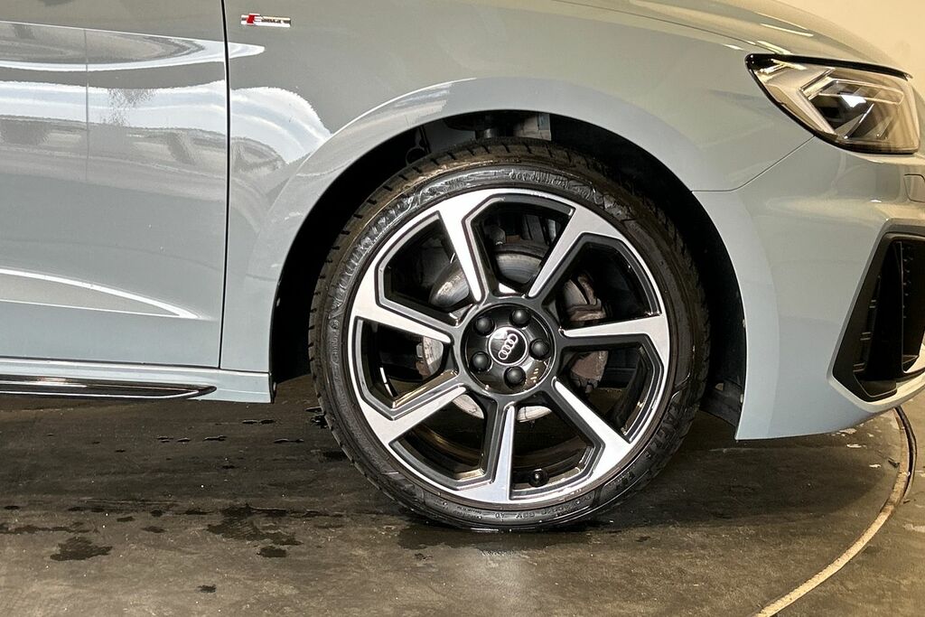 Audi A1 Black Edition 30 Tfsi 110 Ps 6-Speed SV72ZTC Grey #5
