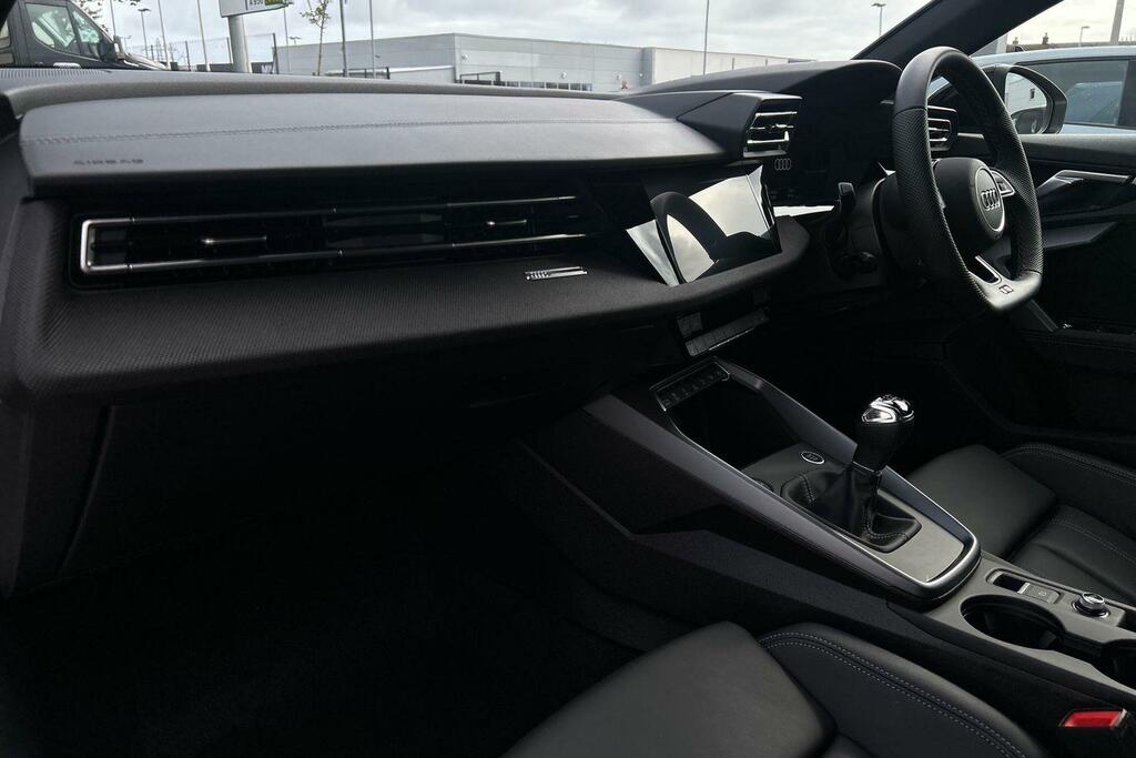 Audi A3 Black Edition Tfsi 150 Ps 6-Speed White #2
