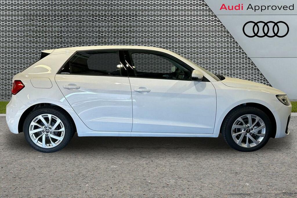 Audi A1 Sport 25 Tfsi 95 Ps 5-Speed SV26VJE White #4