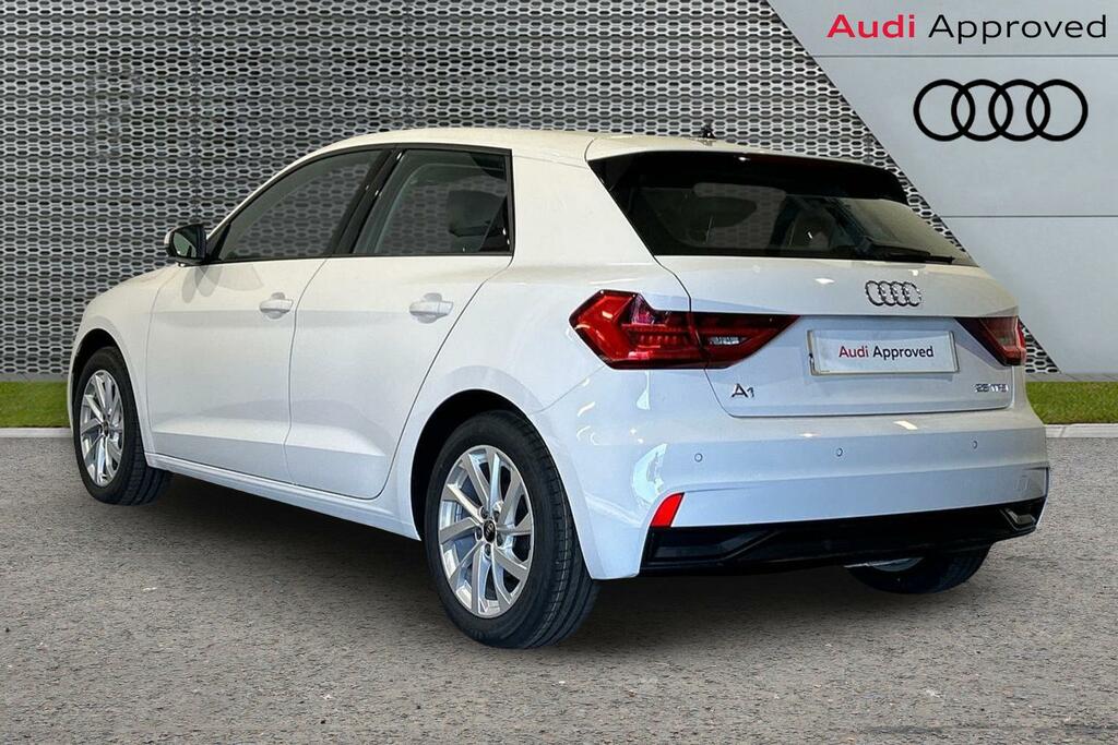Audi A1 Sport 25 Tfsi 95 Ps 5-Speed SV26VJE White #3