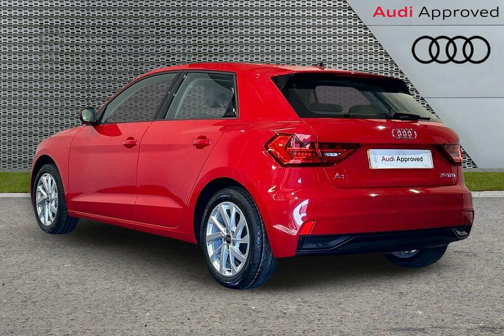 Audi A1 Sport 25 Tfsi 95 Ps 5-Speed SV26WHJ Red #3