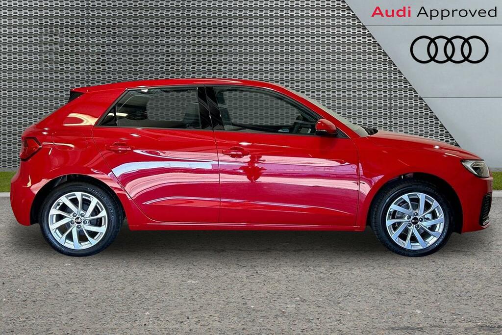 Audi A1 Sport 25 Tfsi 95 Ps 5-Speed SV26WHJ Red #4